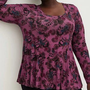 FIT & FLARE TEE - SUPER SOFT SKULL ROSES BLACK